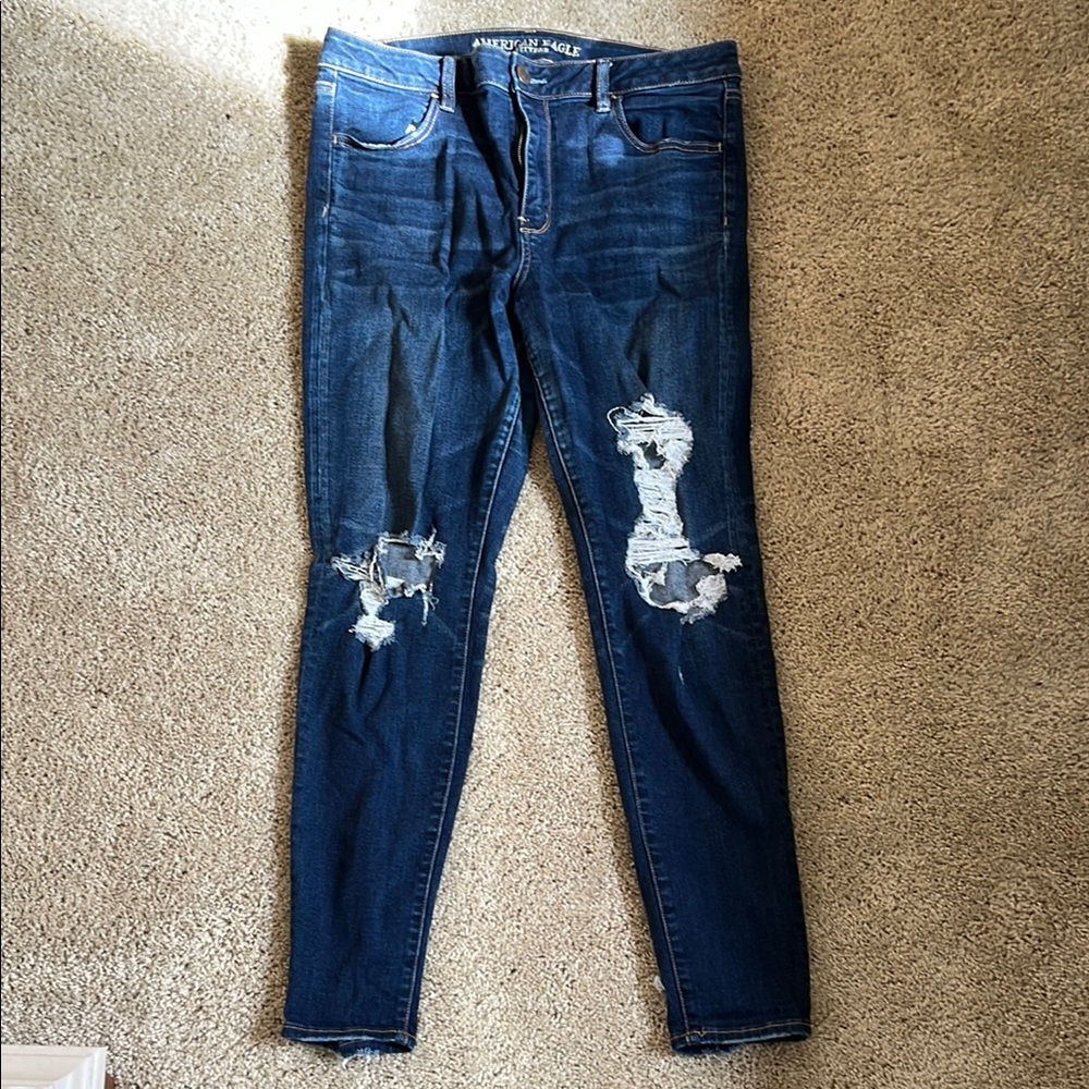 American Eagle Distressed Blue Jeans